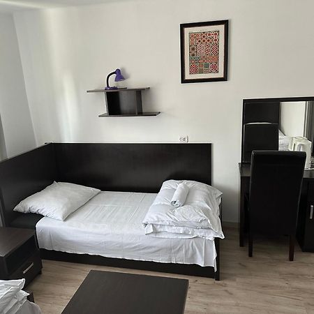 Dukat Hotel Horyniec Buitenkant foto