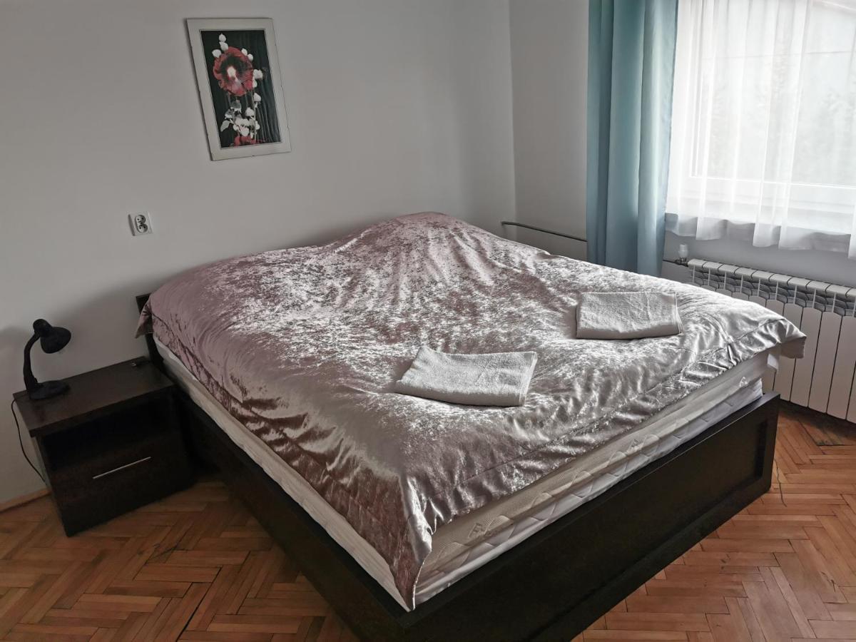 Dukat Hotel Horyniec Buitenkant foto