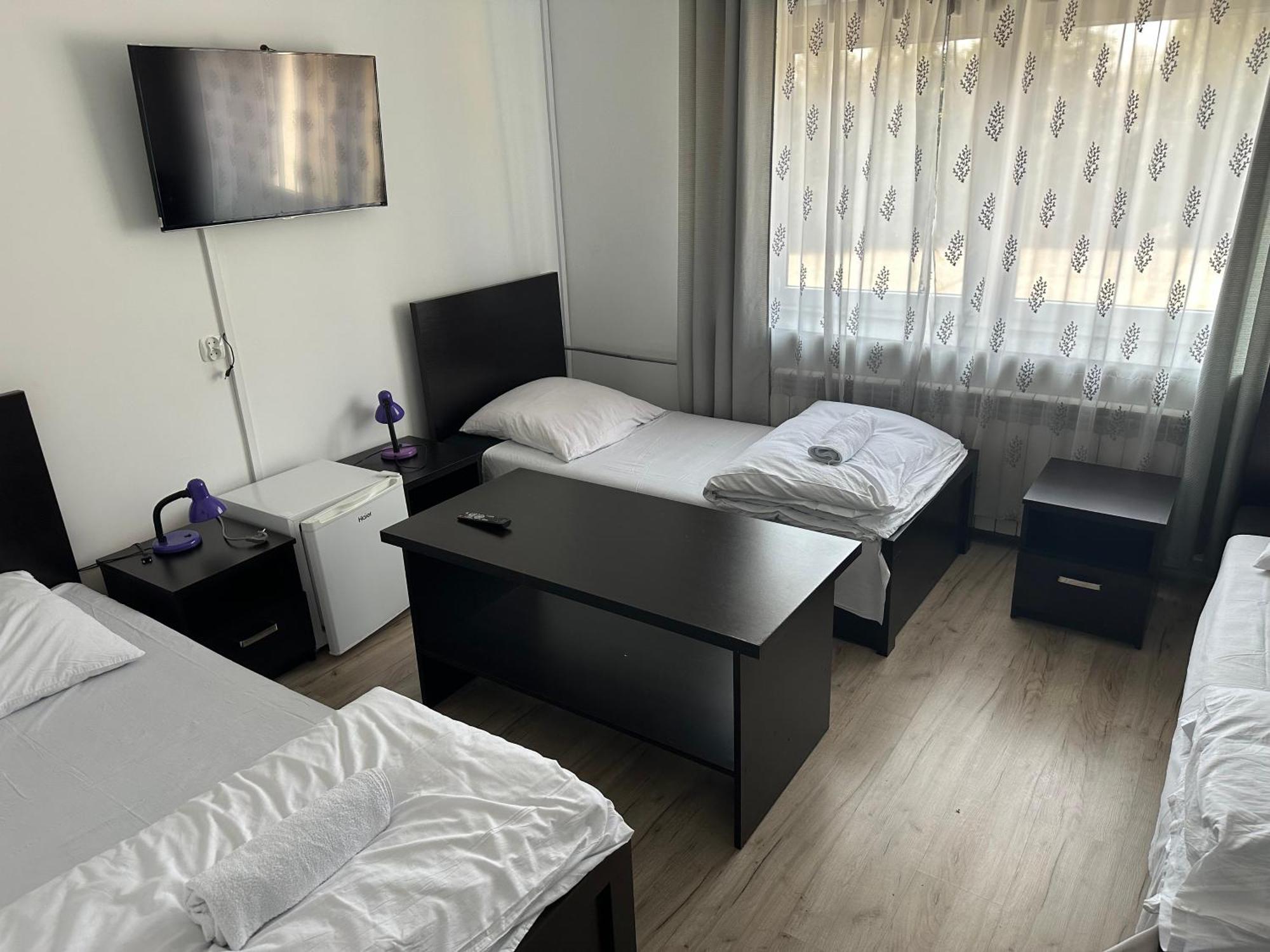 Dukat Hotel Horyniec Buitenkant foto